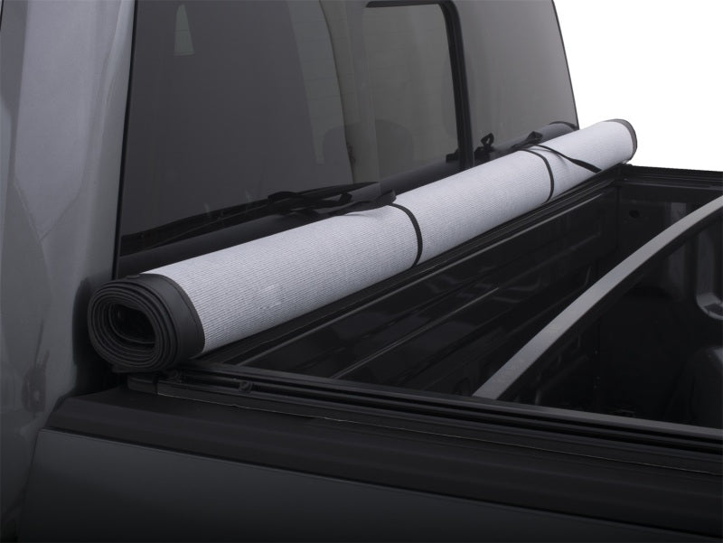 Lund 16-17 Nissan Titan XD (6.5ft. Bed w/Utili Track & Titan Box) Genesis Snap Tonneau Cover - Black