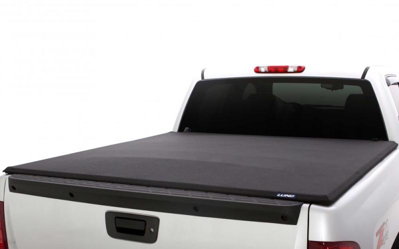 Lund 16-17 Nissan Titan (5.5ft. Bed w/Titan Box) Genesis Elite Seal & Peel Tonneau Cover - Black