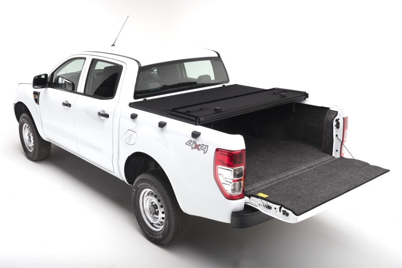 Extang 09-13 Nissan Frontier (6ft Bed) (w/ or w/o Track Sys) (6ft) Solid Fold 2.0